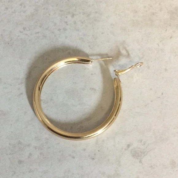 NWT 2” Classic Gold Hoop Earrings - Polished Gold Tone - Picture 4 of 5